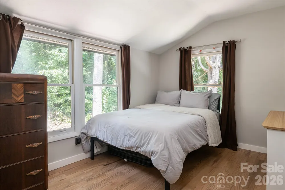360 Pinners Cove Road Asheville, NC 28803