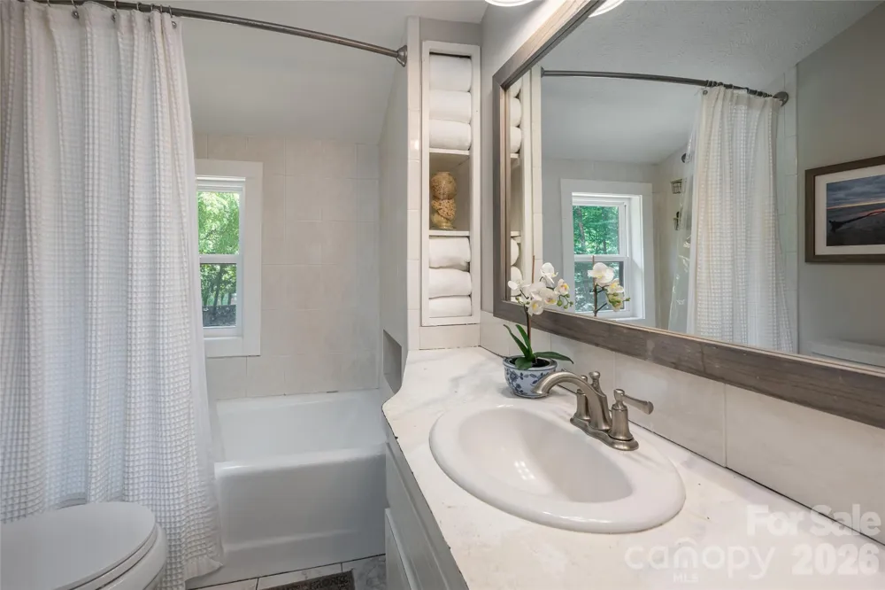 360 Pinners Cove Road Asheville, NC 28803