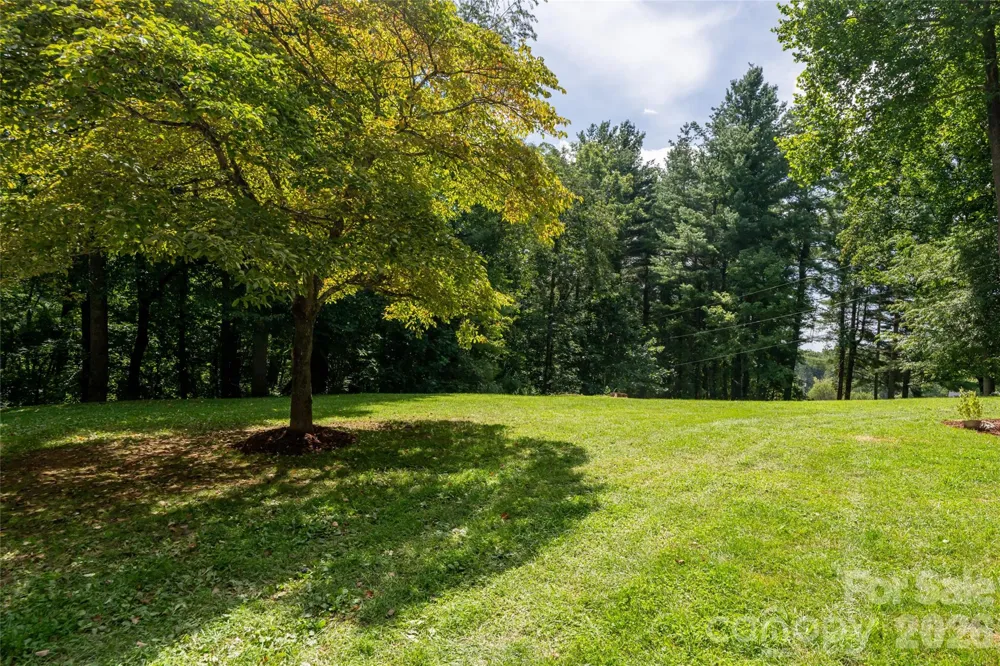 360 Pinners Cove Road Asheville, NC 28803