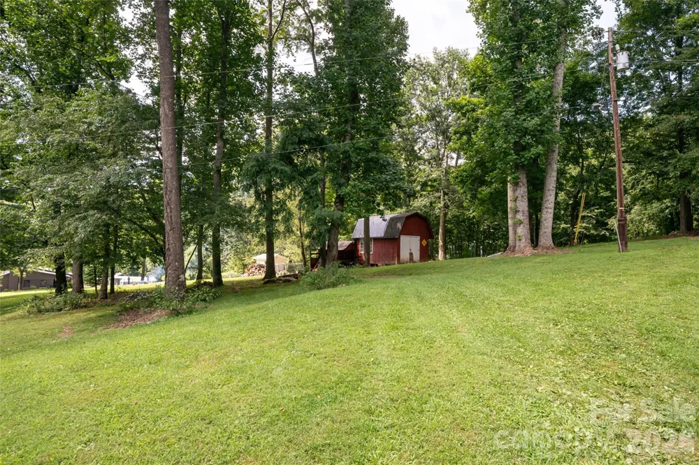 360 Pinners Cove Road Asheville, NC 28803