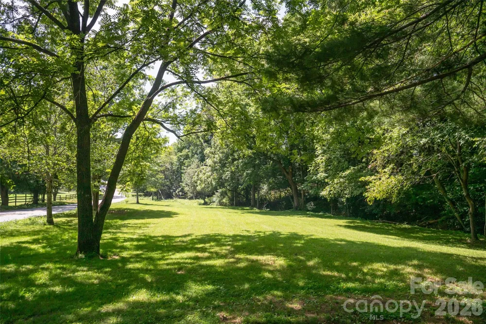 360 Pinners Cove Road Asheville, NC 28803