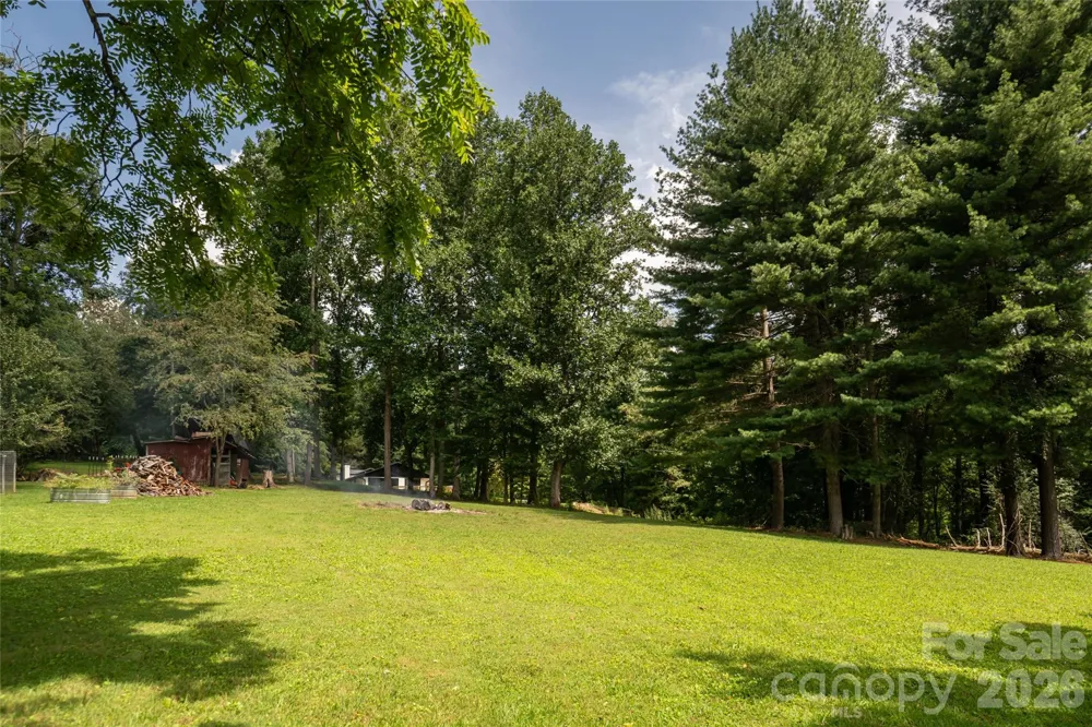 360 Pinners Cove Road Asheville, NC 28803