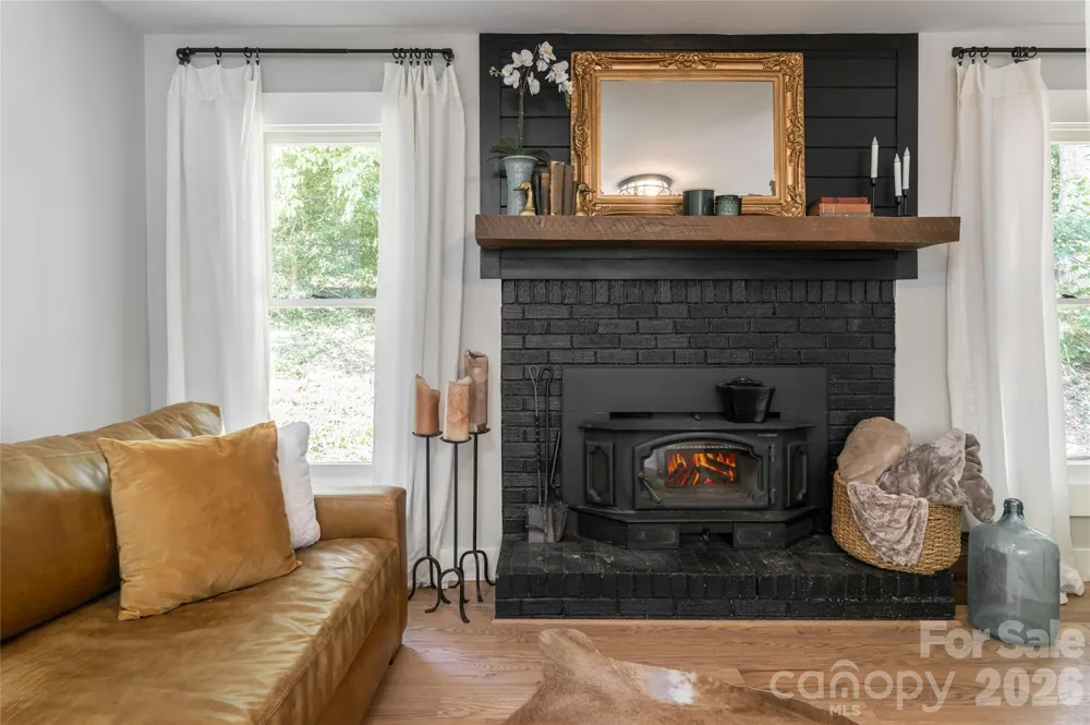360 Pinners Cove Road Asheville, NC 28803