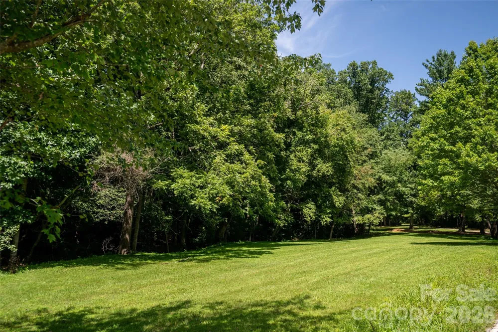 360 Pinners Cove Road Asheville, NC 28803
