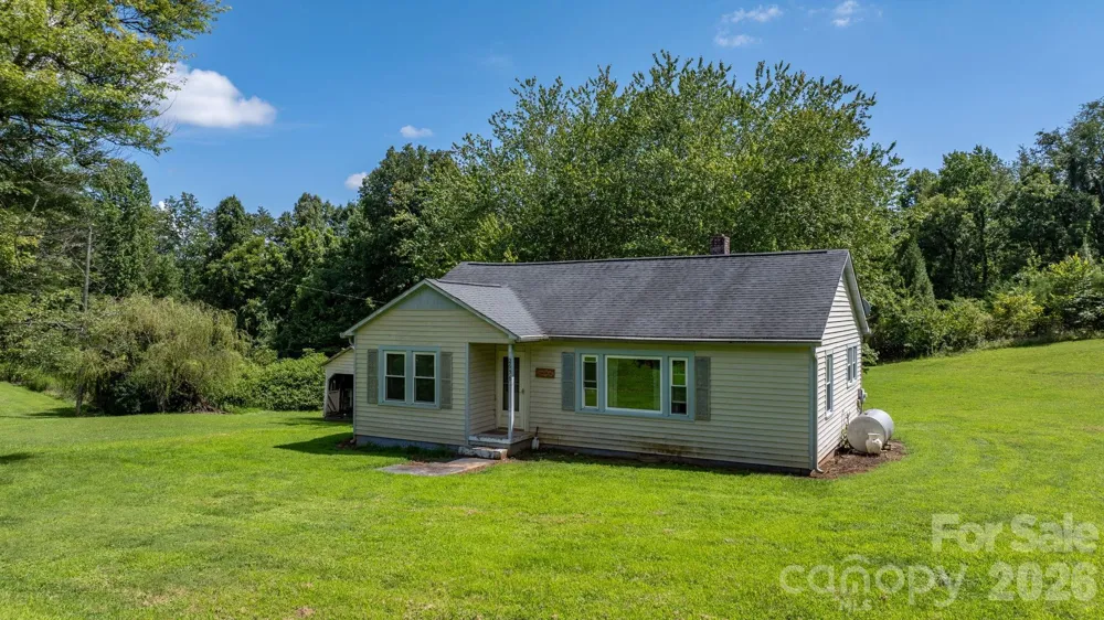 2656 Barrier Loop Morganton, NC 28655