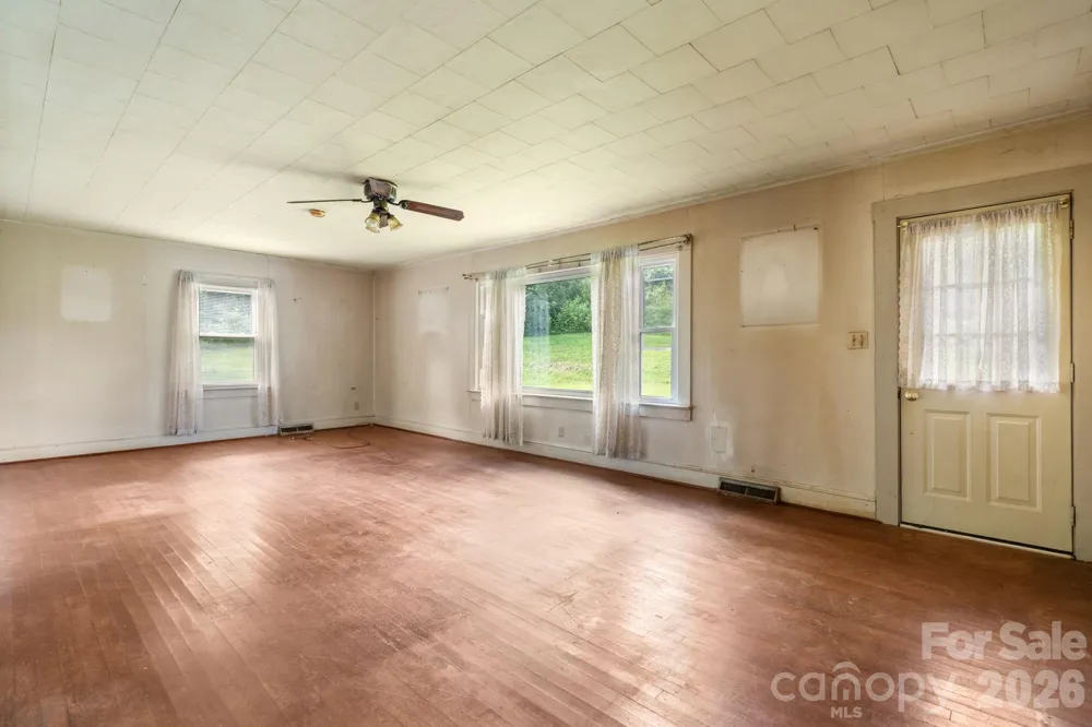 2656 Barrier Loop Morganton, NC 28655
