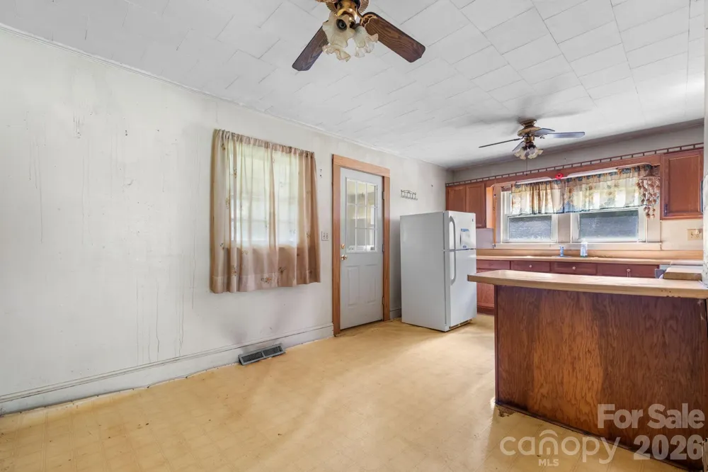2656 Barrier Loop Morganton, NC 28655