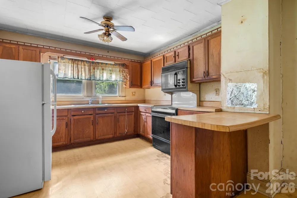 2656 Barrier Loop Morganton, NC 28655
