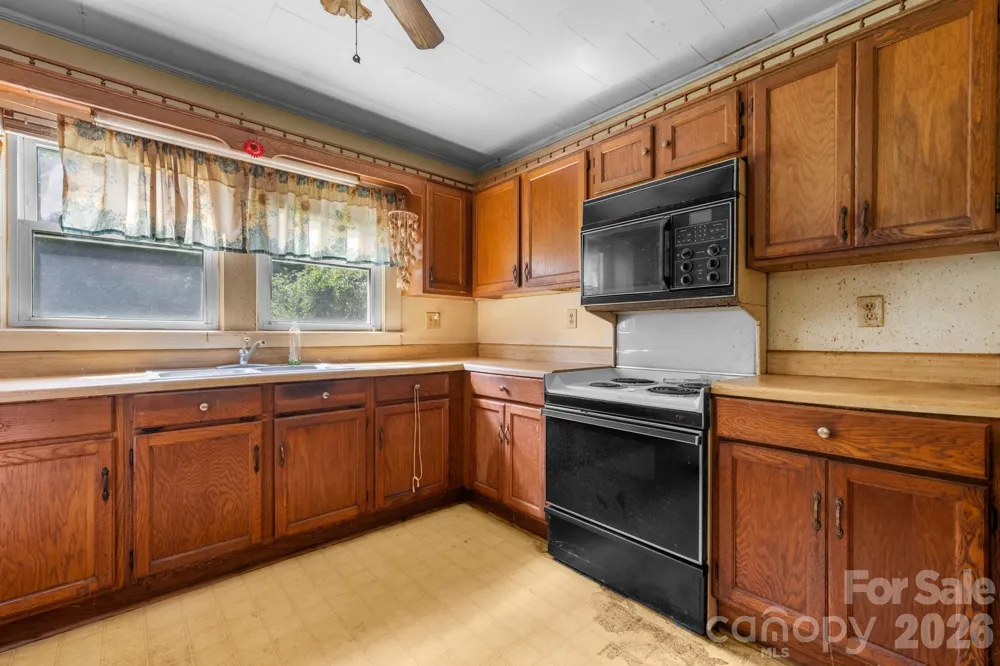 2656 Barrier Loop Morganton, NC 28655