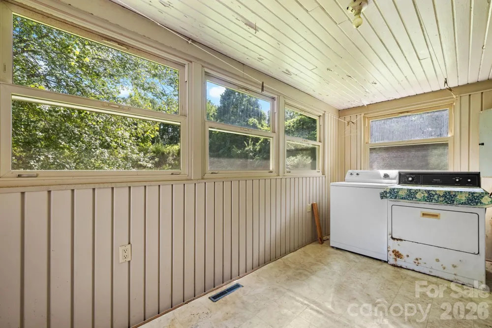 2656 Barrier Loop Morganton, NC 28655