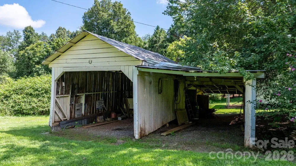 2656 Barrier Loop Morganton, NC 28655