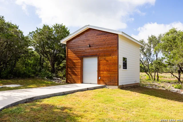 114 County Road 2729 Mico, TX 78056
