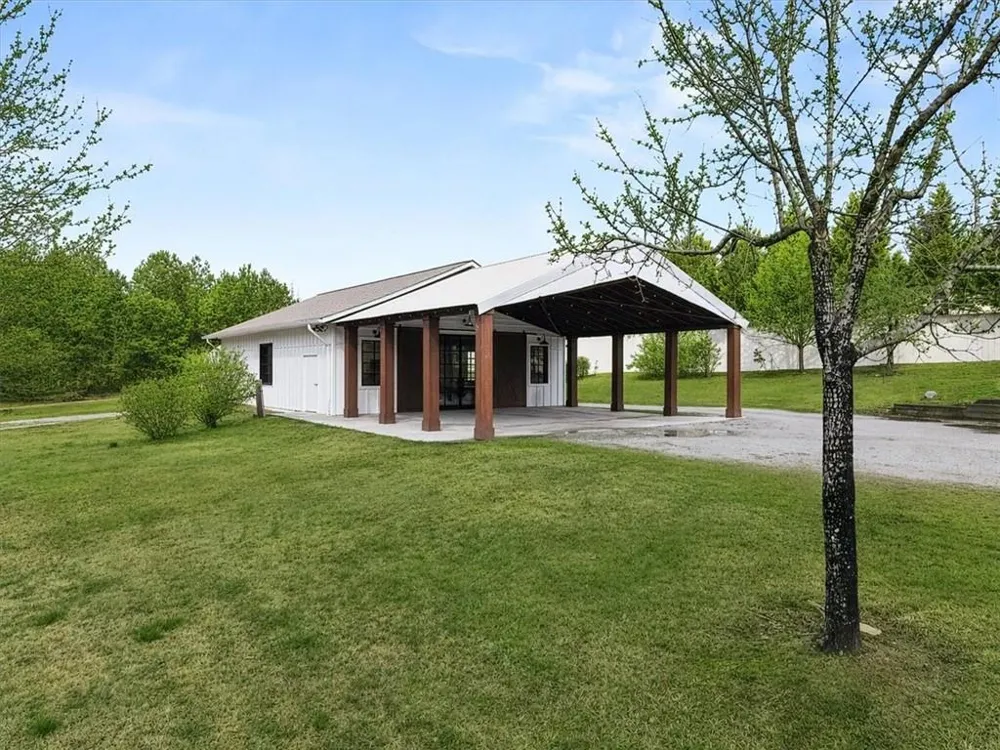 589 Cooper Road Loganville, GA 30052