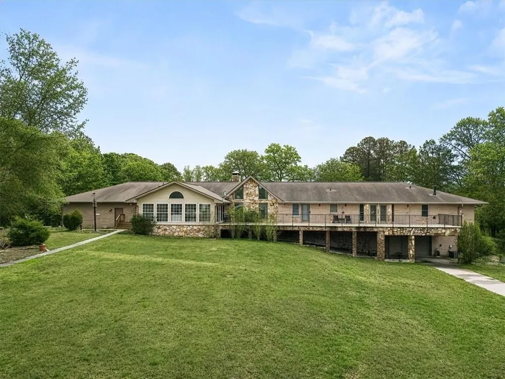 589 Cooper Road Loganville, GA 30052