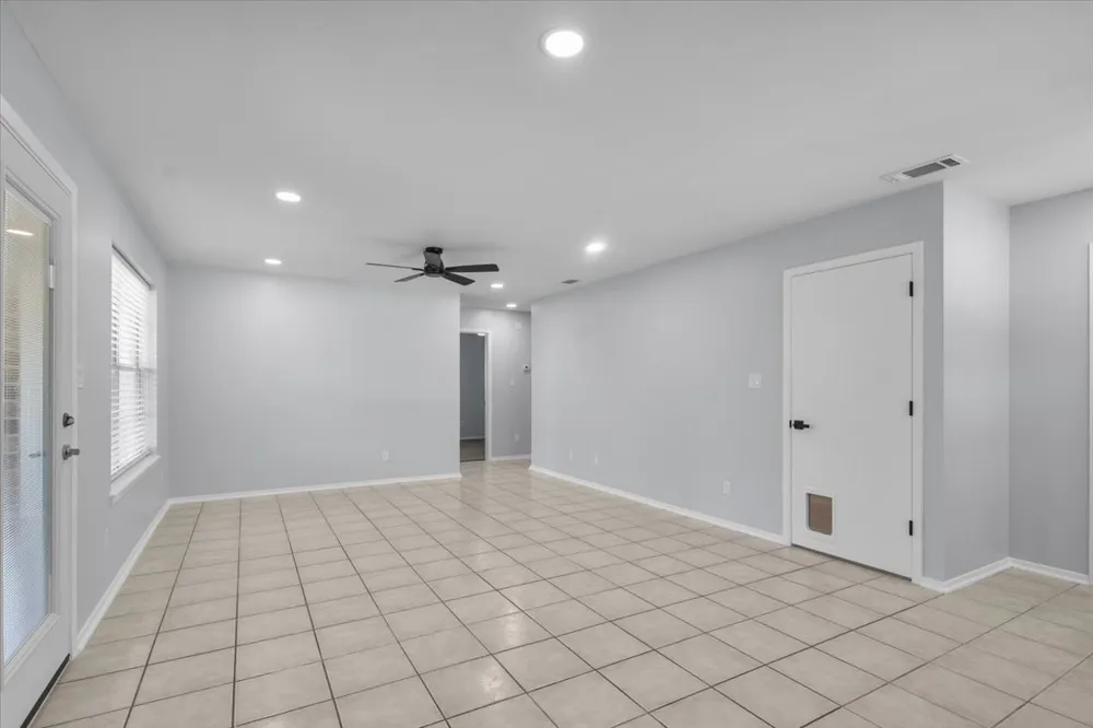 1114 WOODLANDS PARK Lindale, TX 75771