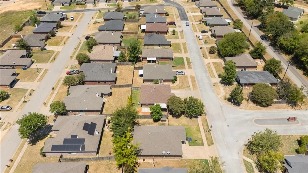 1114 WOODLANDS PARK Lindale, TX 75771