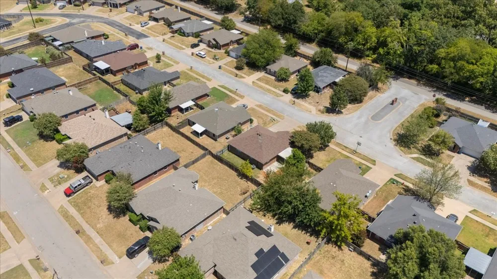 1114 WOODLANDS PARK Lindale, TX 75771