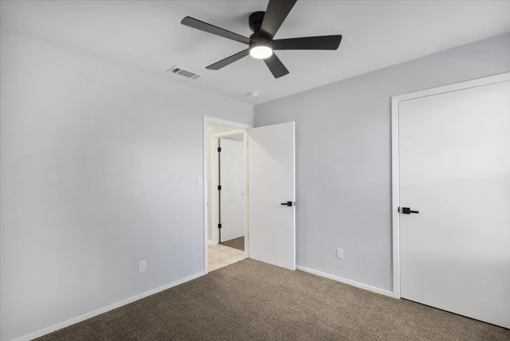 1114 WOODLANDS PARK Lindale, TX 75771