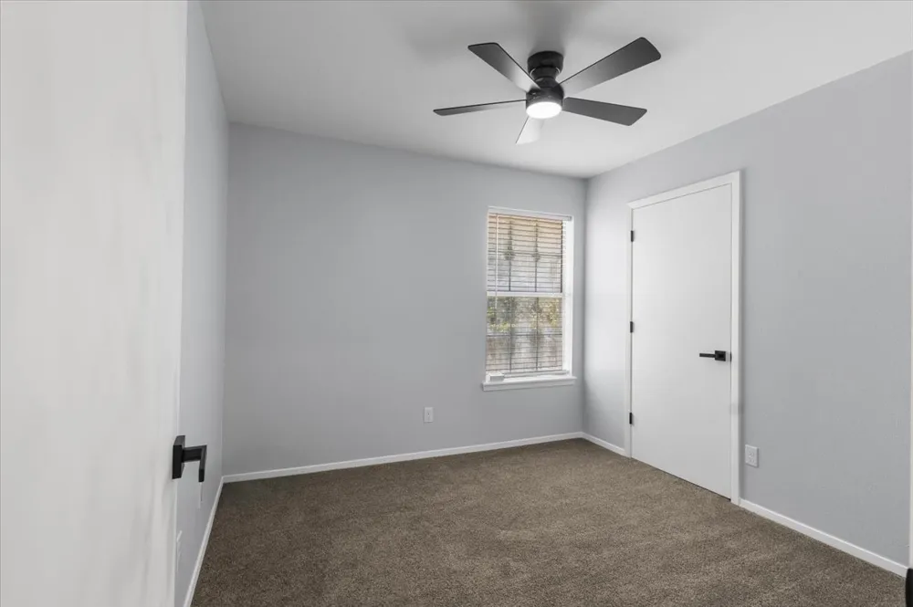 1114 WOODLANDS PARK Lindale, TX 75771