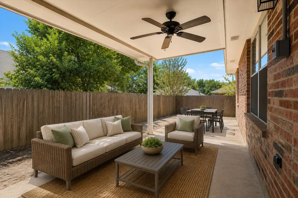 1114 WOODLANDS PARK Lindale, TX 75771