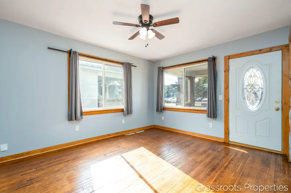 1109 Fulton Street W Grand Rapids, MI 49504