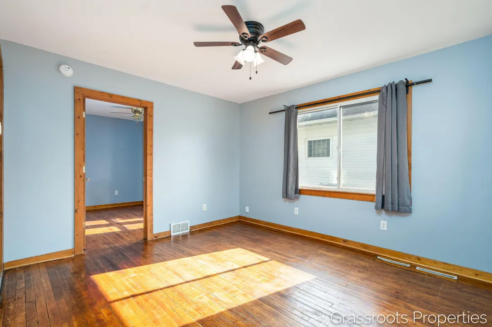 1109 Fulton Street W Grand Rapids, MI 49504