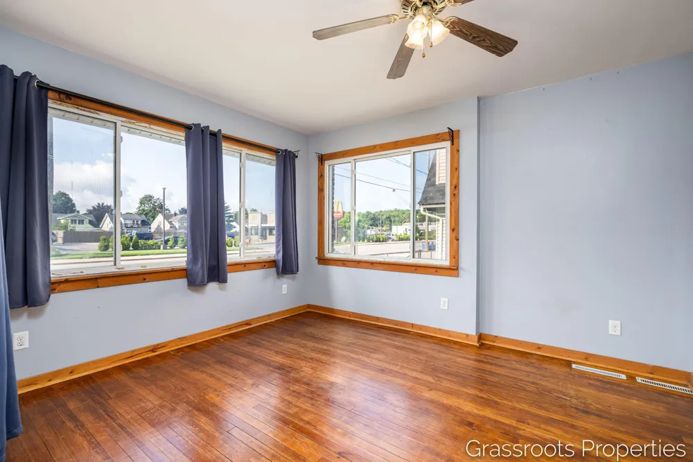 1109 Fulton Street W Grand Rapids, MI 49504