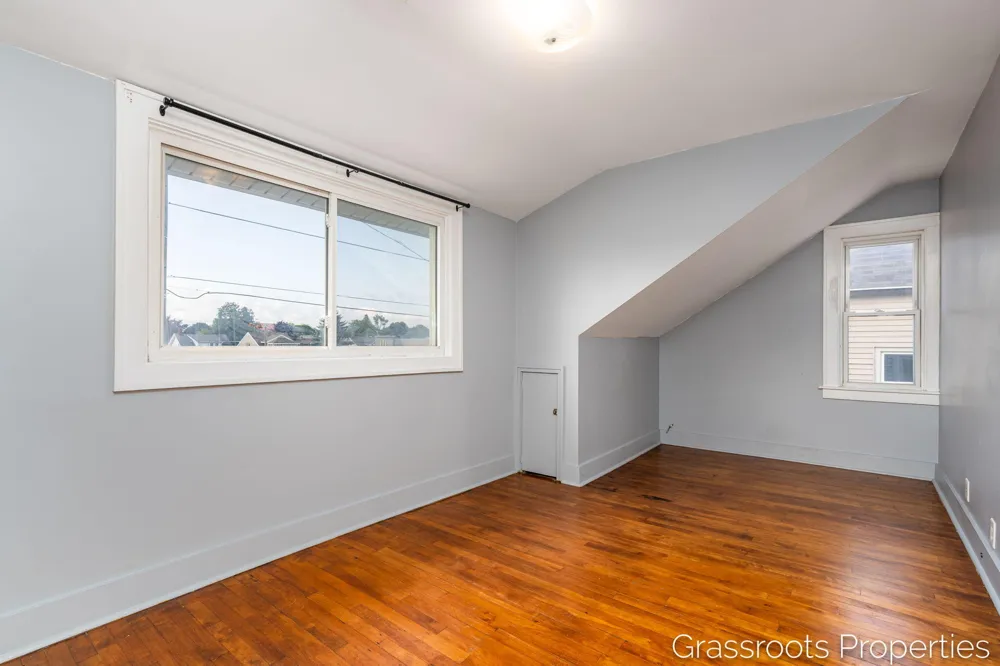 1109 Fulton Street W Grand Rapids, MI 49504