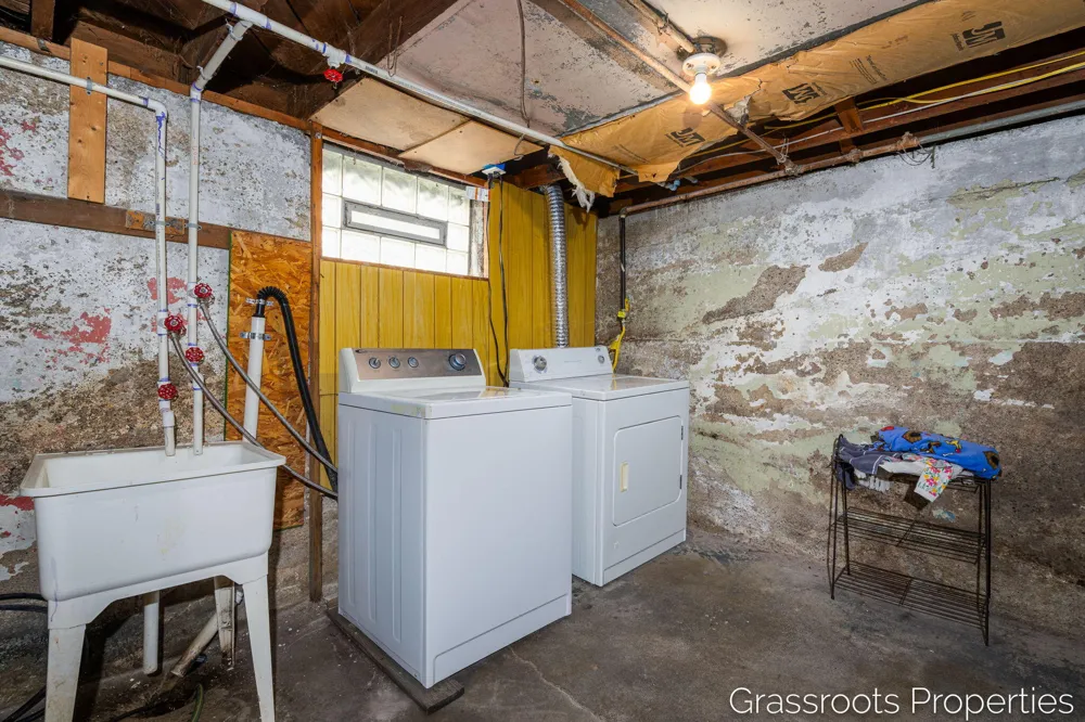 1109 Fulton Street W Grand Rapids, MI 49504