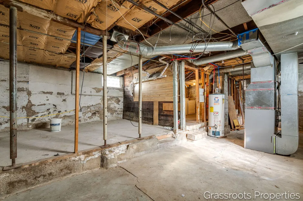 1109 Fulton Street W Grand Rapids, MI 49504