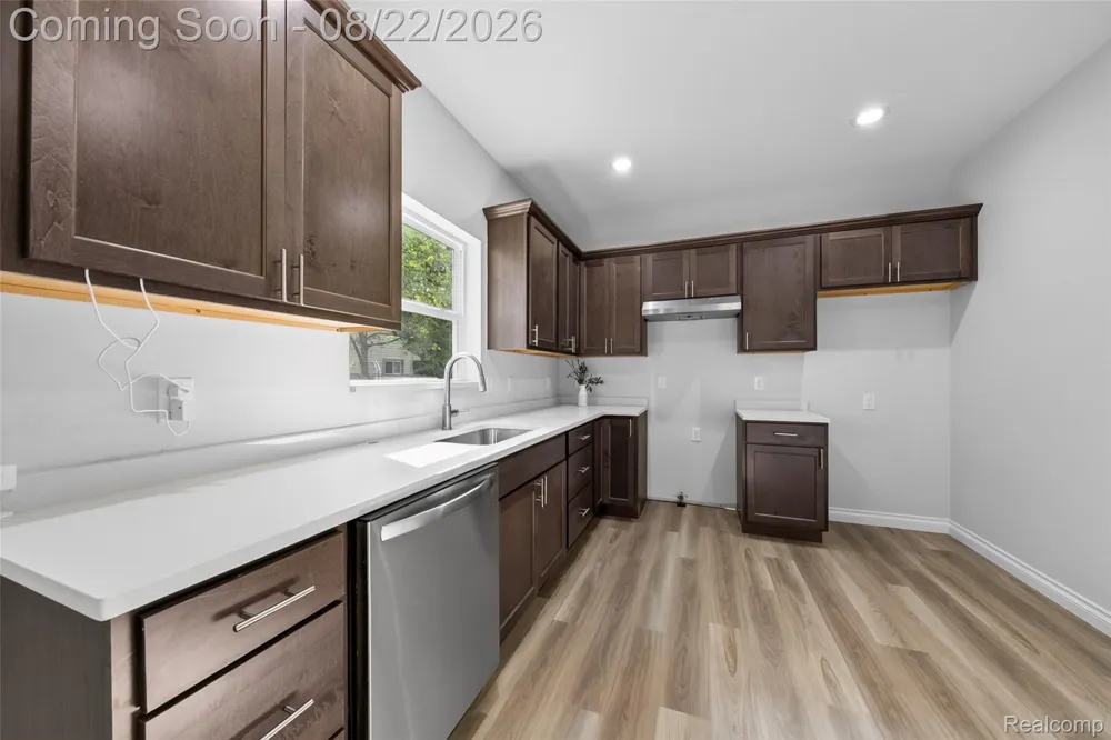 33724 Barrington Street Westland City, MI 48186
