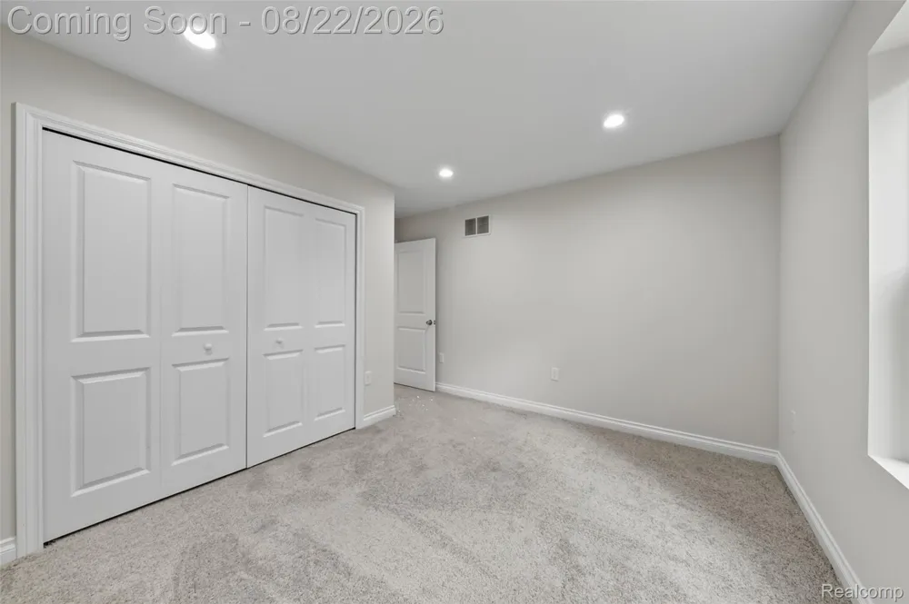 33724 Barrington Street Westland City, MI 48186