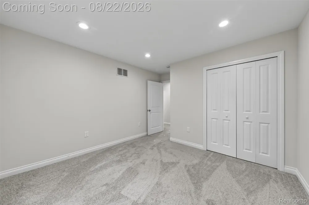 33724 Barrington Street Westland City, MI 48186