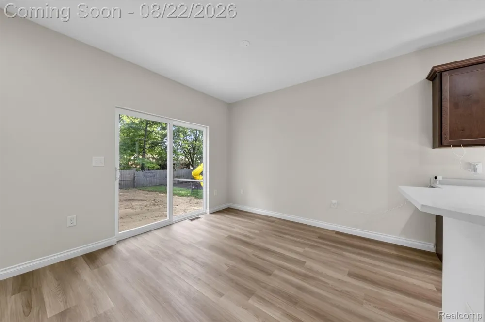 33724 Barrington Street Westland City, MI 48186