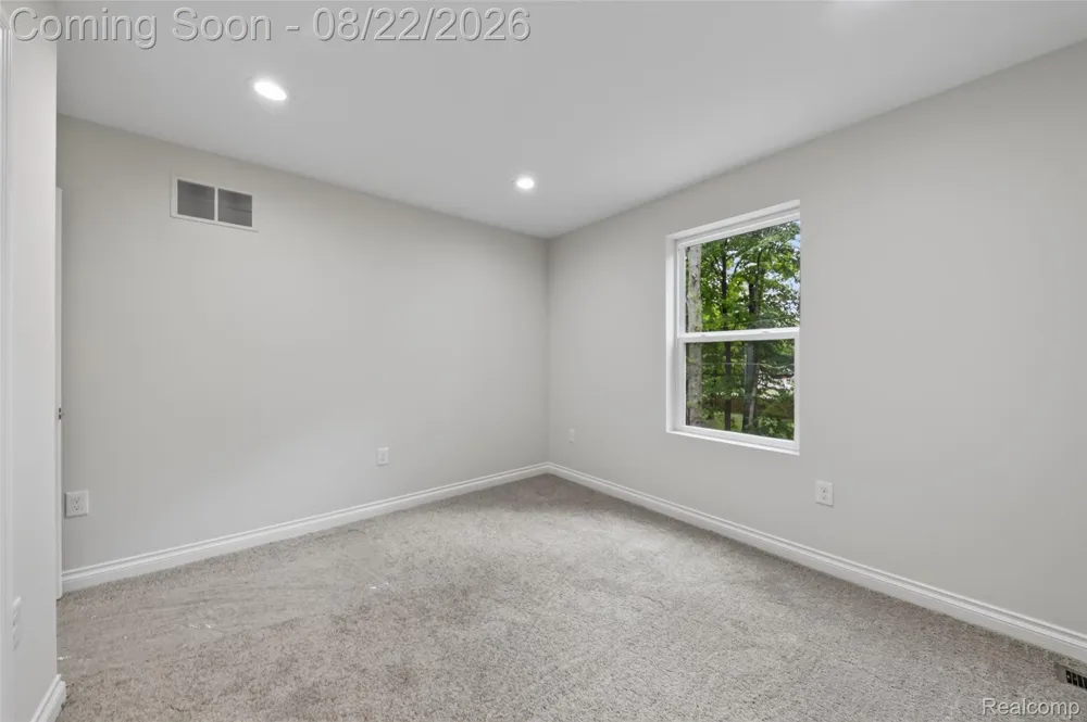 33724 Barrington Street Westland City, MI 48186