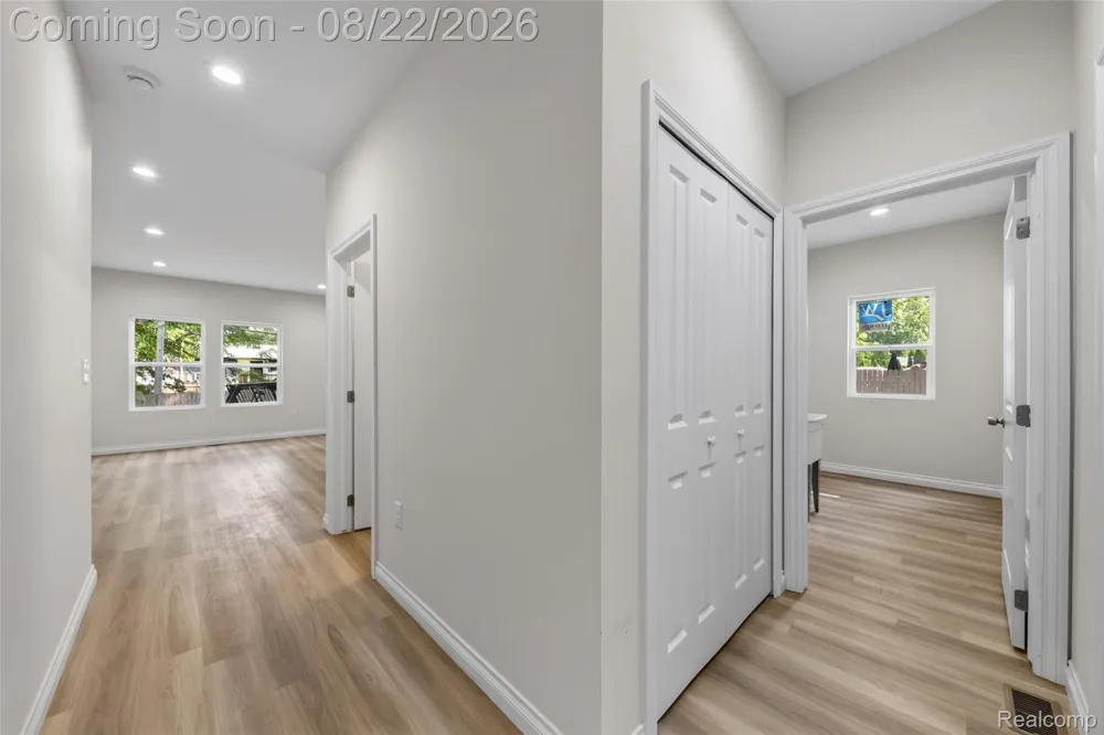 33724 Barrington Street Westland City, MI 48186