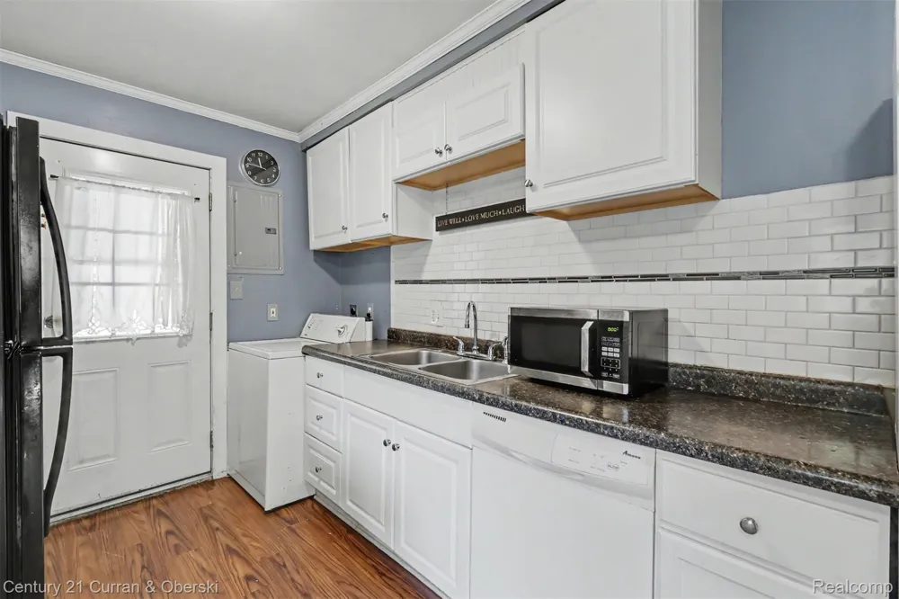 7908 Clippert Street Taylor City, MI 48180