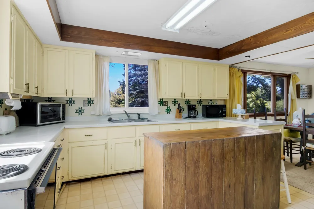 7726 Peebles Road Banks Township, MI 49622