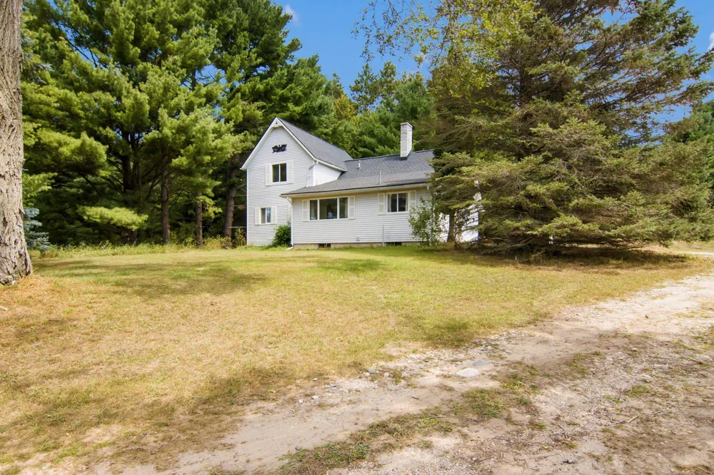 7726 Peebles Road Banks Township, MI 49622