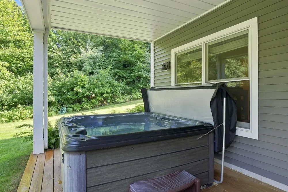 7255 Russ Noble Drive Long Lake Township, MI 49685