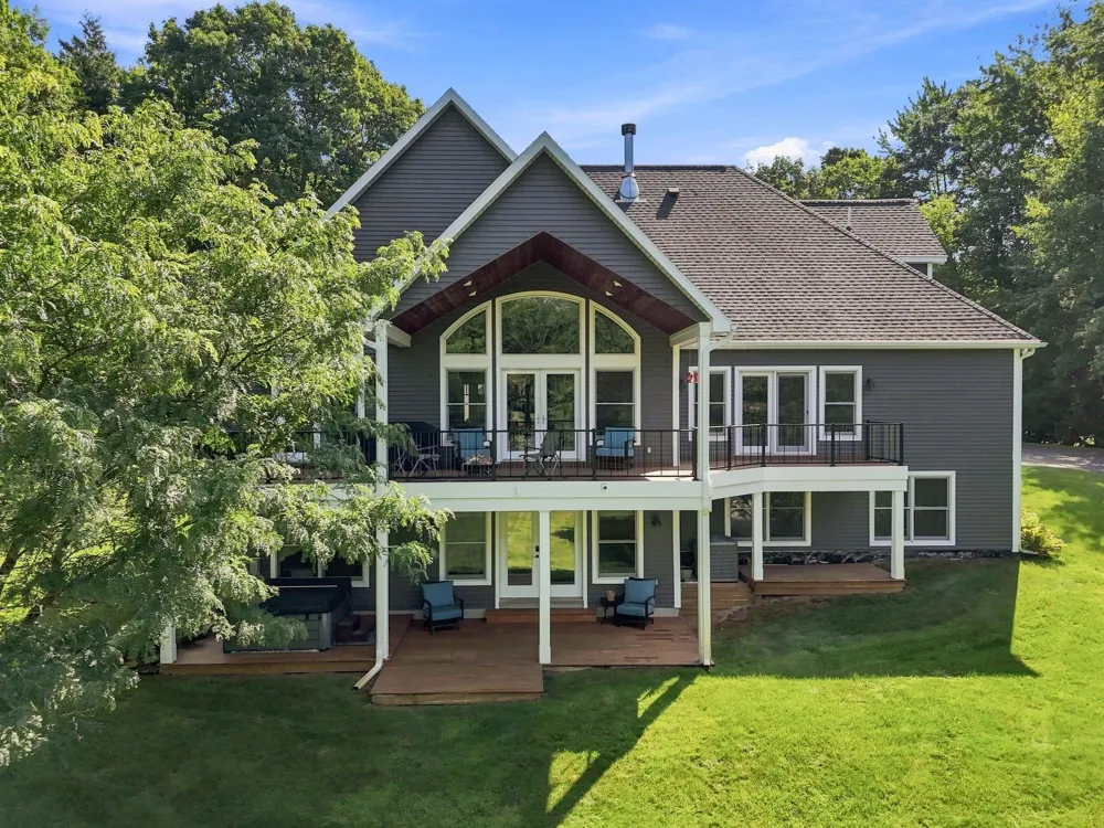 7255 Russ Noble Drive Long Lake Township, MI 49685