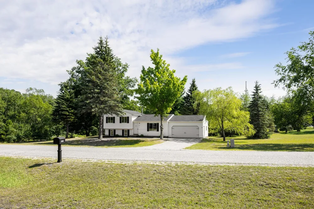 3880 Whispering Oaks Drive East Bay Township, MI 49696