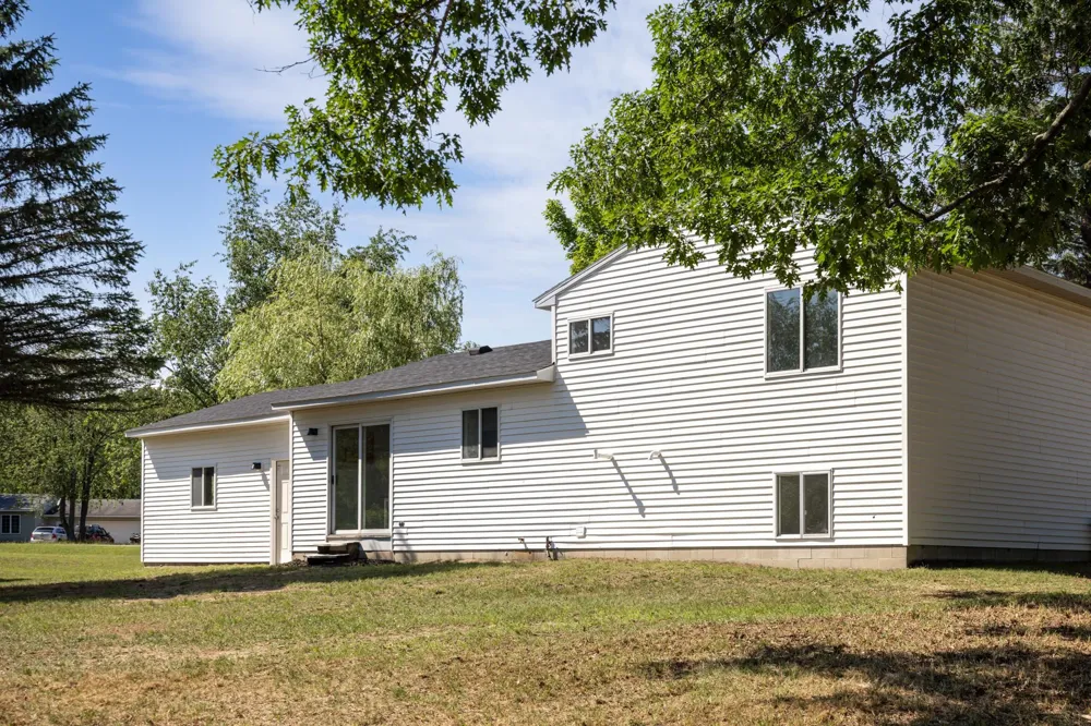 3880 Whispering Oaks Drive East Bay Township, MI 49696