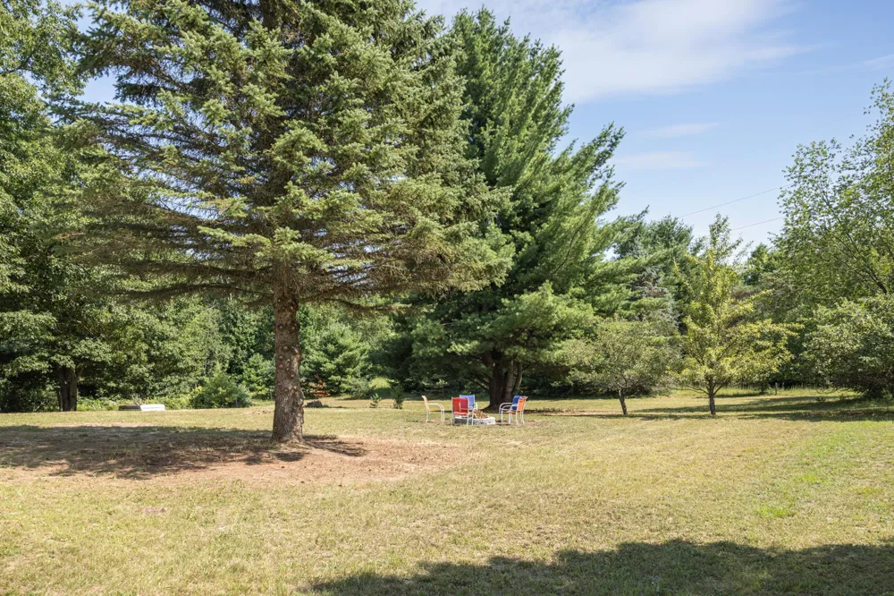 3880 Whispering Oaks Drive East Bay Township, MI 49696