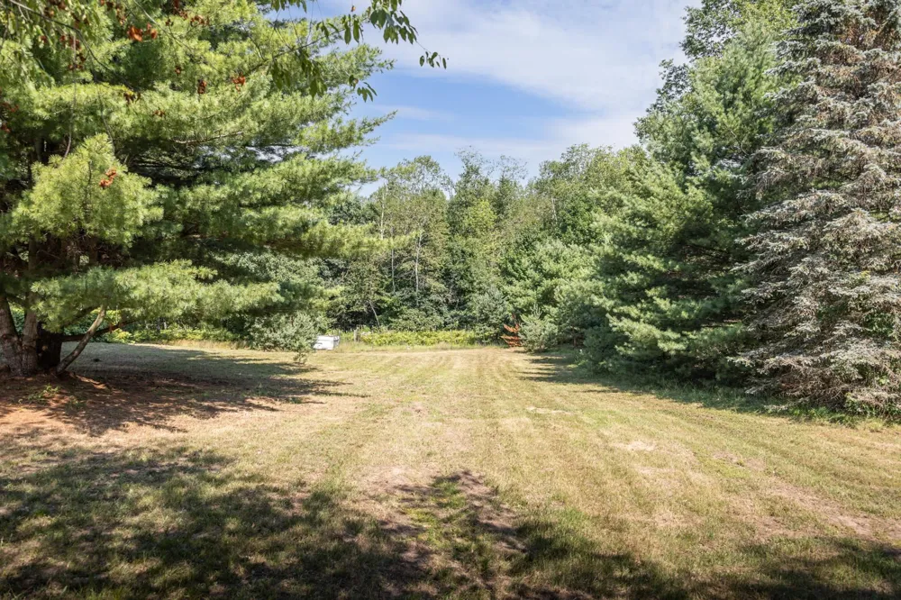 3880 Whispering Oaks Drive East Bay Township, MI 49696