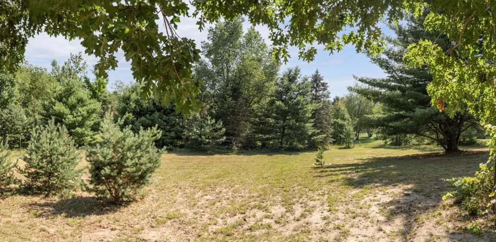 3880 Whispering Oaks Drive East Bay Township, MI 49696