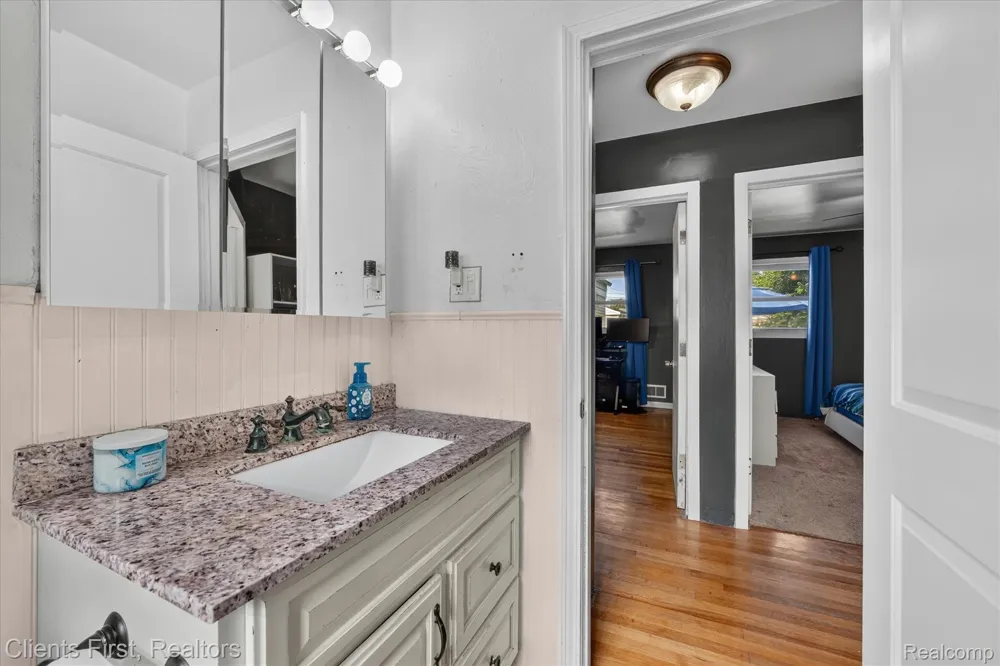 7520 Sloan Street Taylor City, MI 48180
