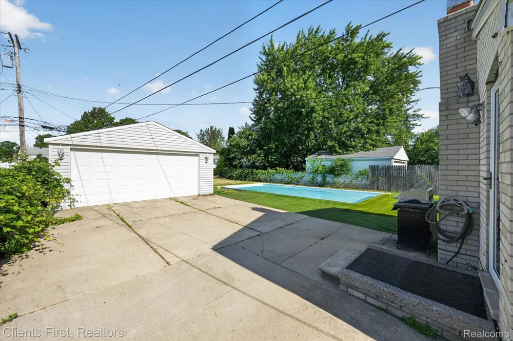 7520 Sloan Street Taylor City, MI 48180