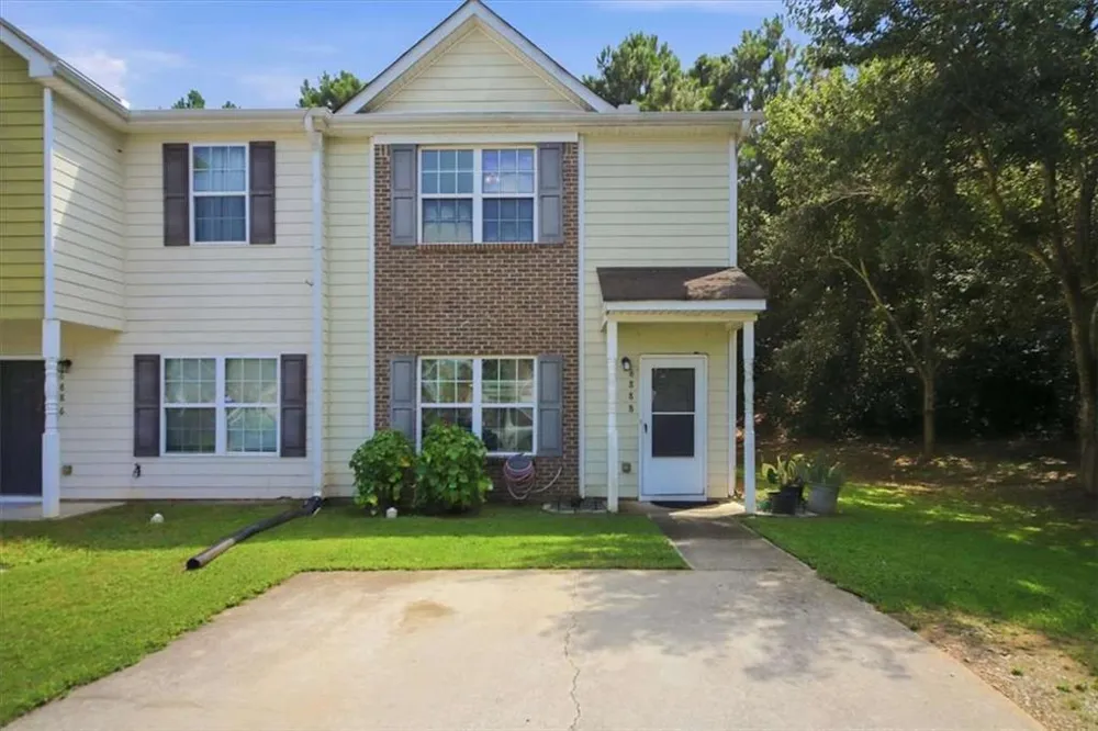 6888 Mountain Circle Riverdale, GA 30274