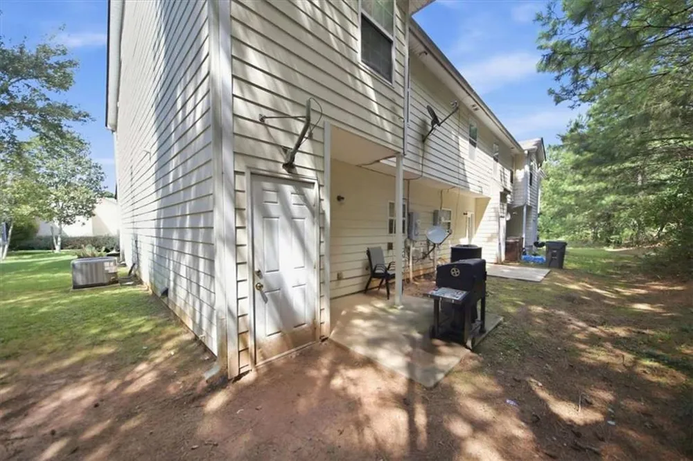 6888 Mountain Circle Riverdale, GA 30274